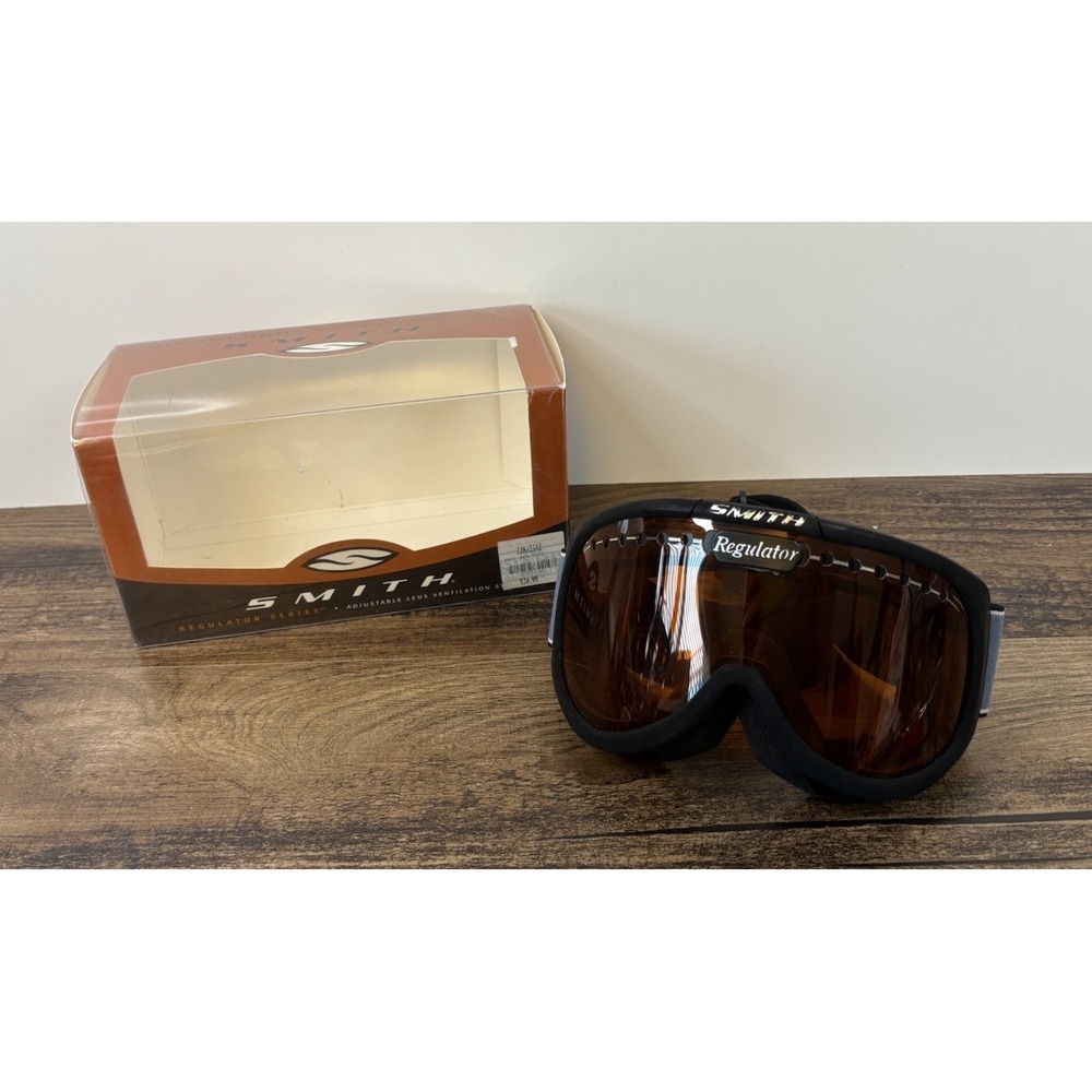 Smith Regulator Series Vail Regulator Black Ski Snow Goggles Gold Lens VL4GBKX